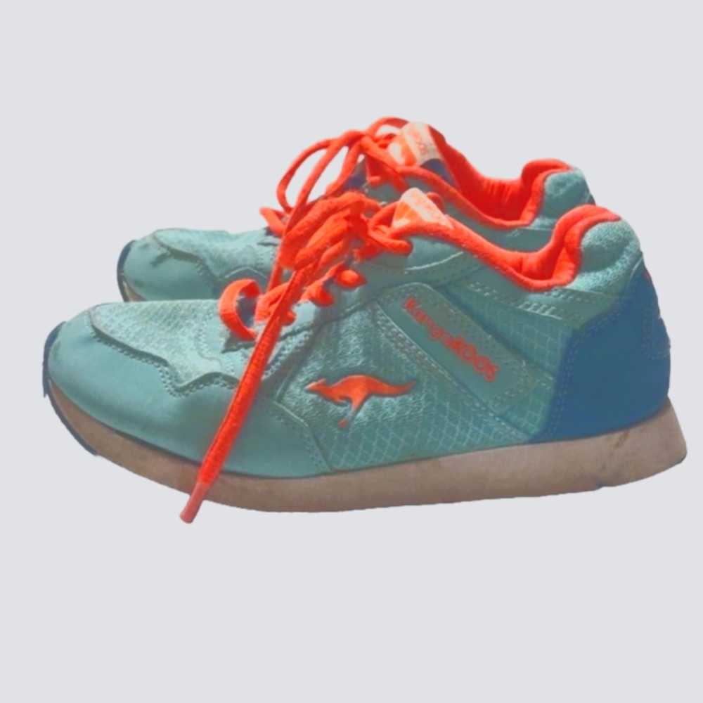 Kangaroos Sneakers Size 2.5 Teal and Coral